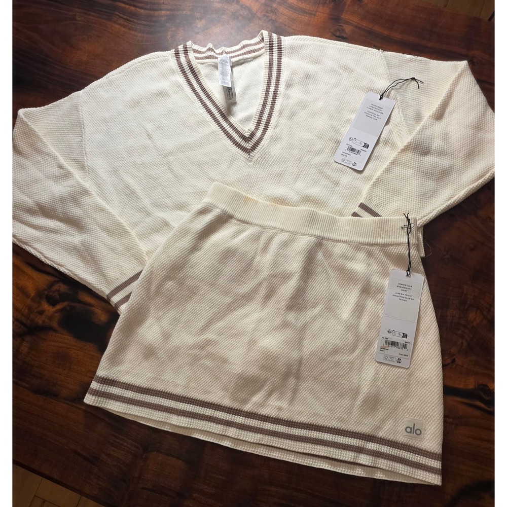 Alo Yoga SET Varsity Tennis Club Pullover Sweater Sz XS and Skirt SZ S SET! - Picture 3 of 12